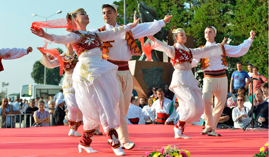 Balkan Halk Dansları