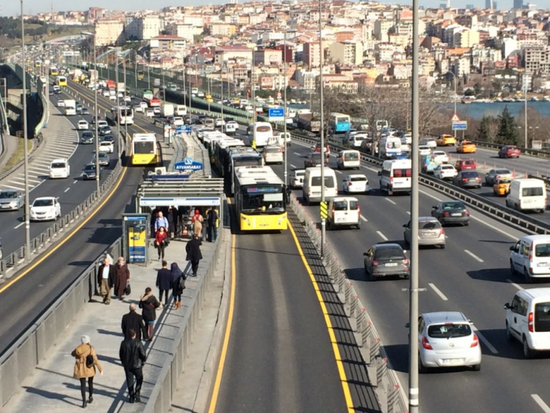 Istanbul yolu. Istanbul Traffic. Стамбул пробки. Пробки в Турции. Газиантеп мост.