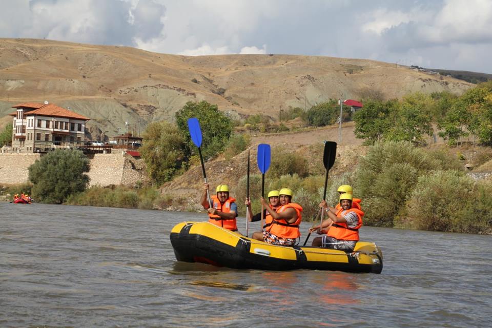 Palu’da Rafting Heyecanı