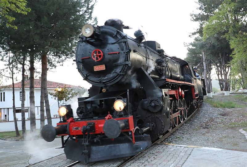 Buharlı tren