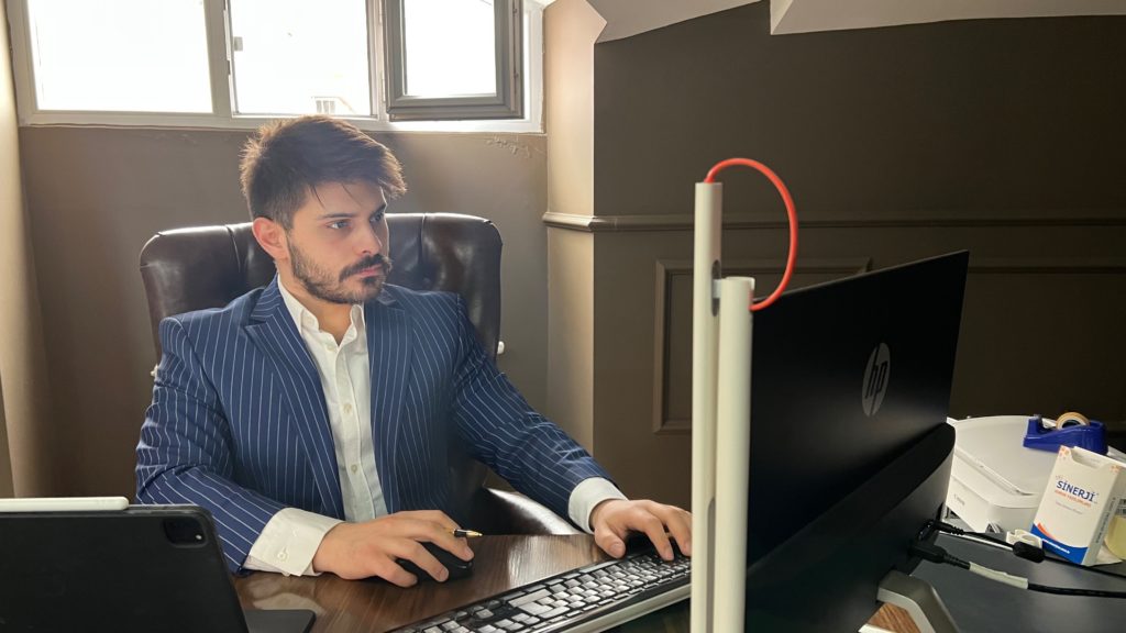 dolandırıcı
