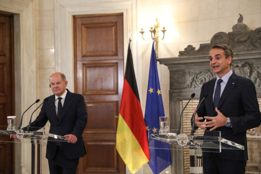 Almanya Başbakanı Türkiye’ye karşı Yunanistan’ı savundu