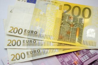 Avrupalı emeklilere 56 günlük tatil bakın kaç Euro
