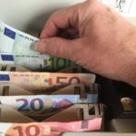 Hollanda'da dar gelirliye 1300 Euro yardım
