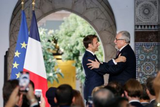 Macron, Paris’teki Büyük Camii’yi ziyaret etti