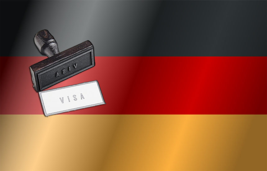 700 bin kişi Almanya’dan vize bekliyor