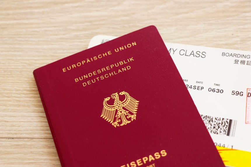 Kimlik ve pasaportlar eve gönderilecek