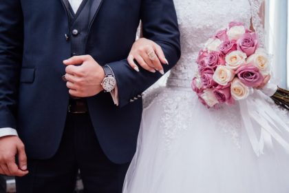 Borcunu ödemek için evlenen kadına şok