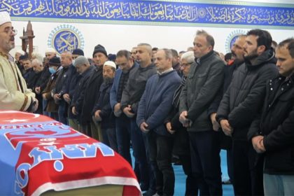 Fransa’da öldürülen Türk gencin cenazesi Türkiye’ye uğurlandı