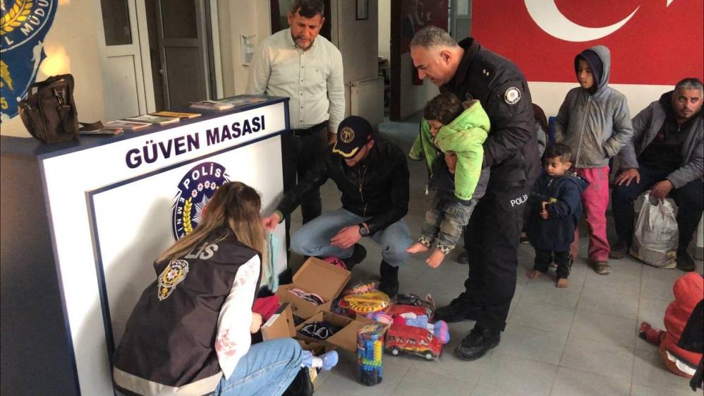 Türk polisinden Avrupa’ya insanlık dersi
