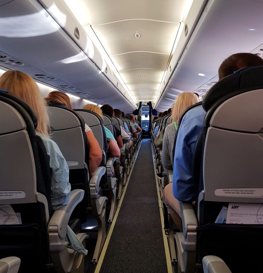 Uçağın iniş yapmasına neden olan yolcuya 2 yıl hapis cezası