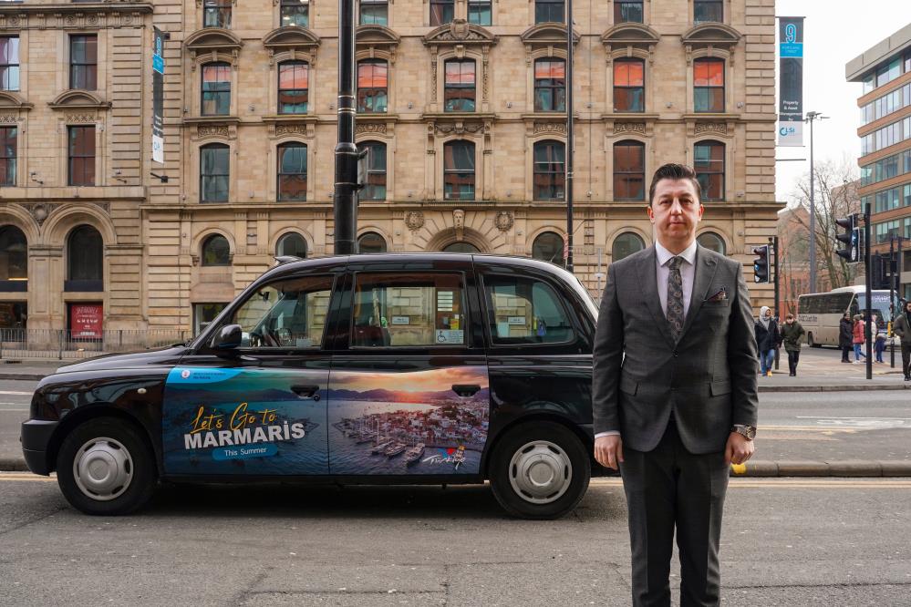 İngiltere'deki taksiler Marmaris fotoğraflarıyla süslendi