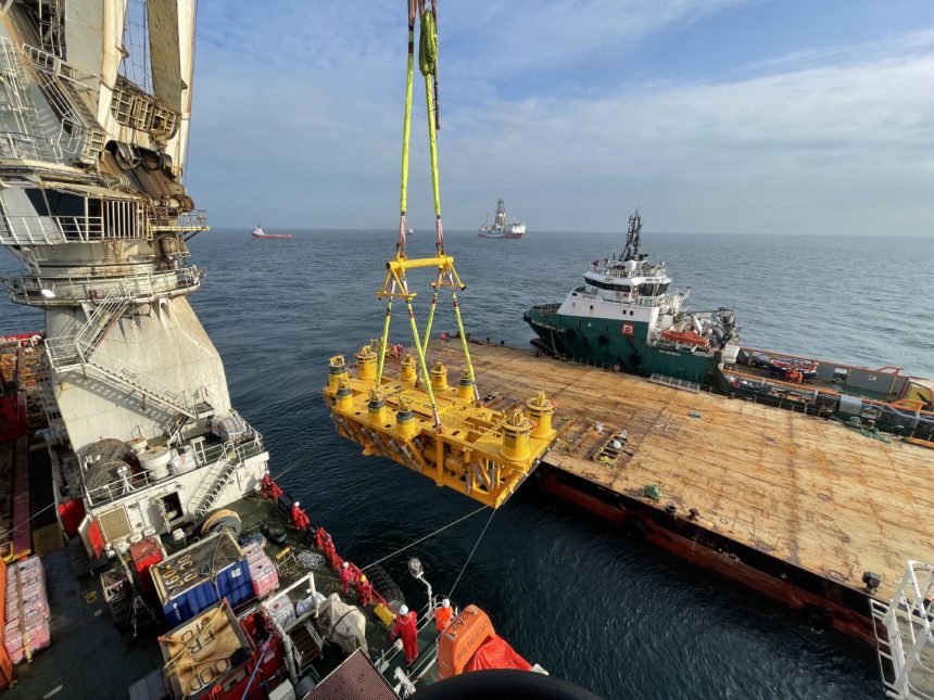 Karadeniz Gazını dağıtacak ikinci hazne de denize indirildi