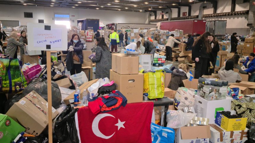 Belçika'daki Türkler depremzedeler için seferber oldu