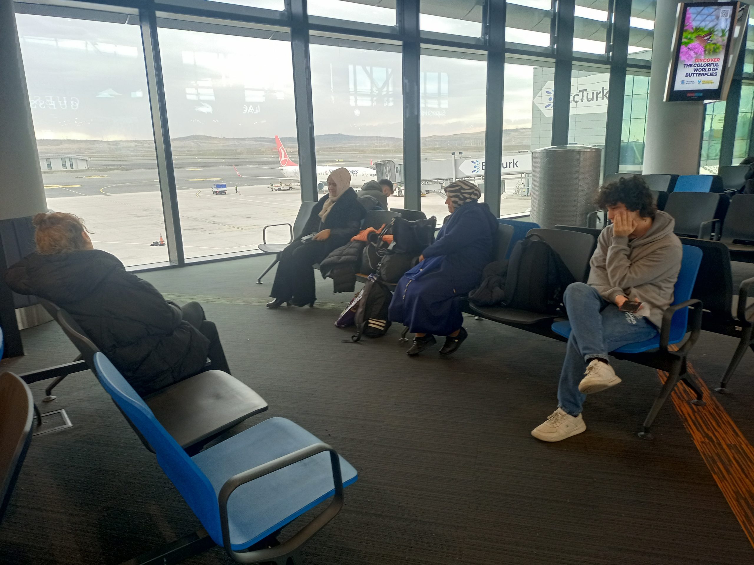Sivas yolcuları 2 gündür havalimanında perişan oldu