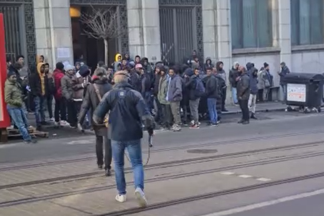 Belçika'da sığınmacılar sokağa atıldı