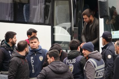 "Çekilişle cep telefonu kazandınız" diyerek 1,5 milyon lira dolandırdılar