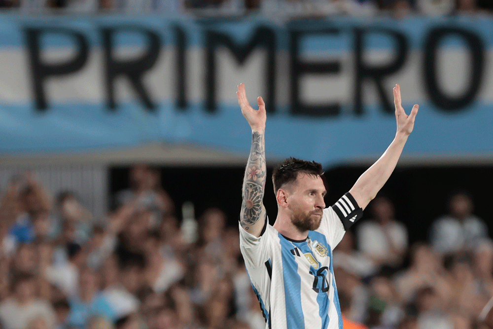 Messi, kariyerinde 800 gole ulaştı