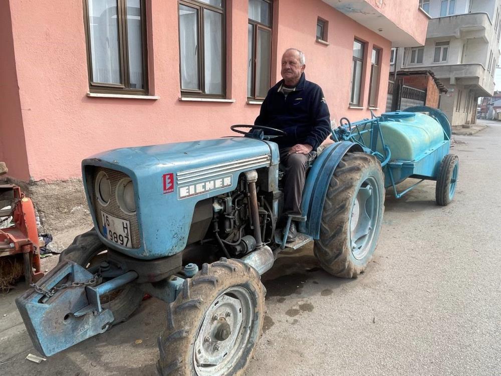 Yıllardır evinin önünde duran traktörüne otoyol cezası geldi