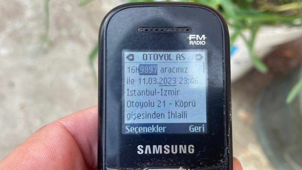 Yıllardır evinin önünde duran traktörüne otoyol cezası geldi
