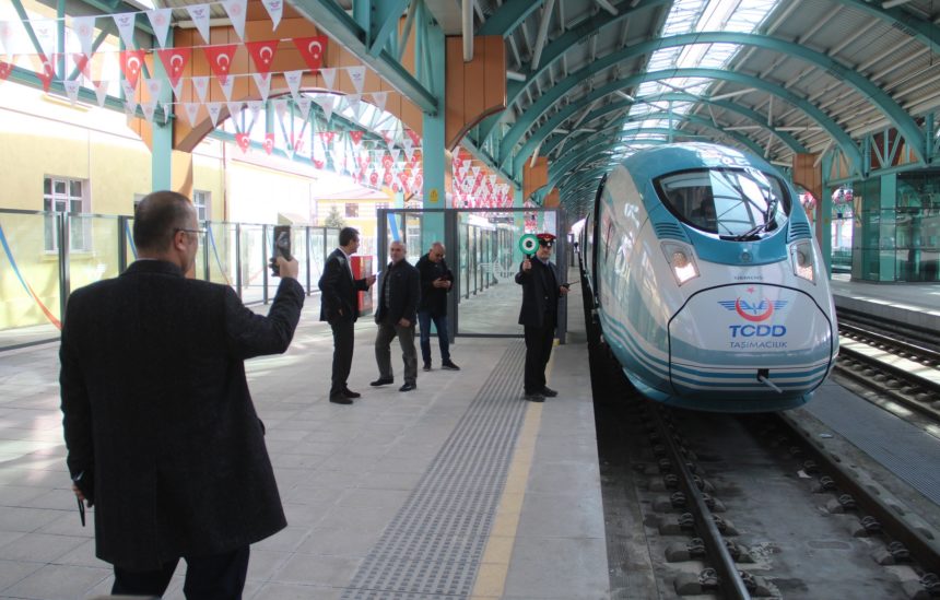 Ankara-Sivas hızlı tren hattı açıldı