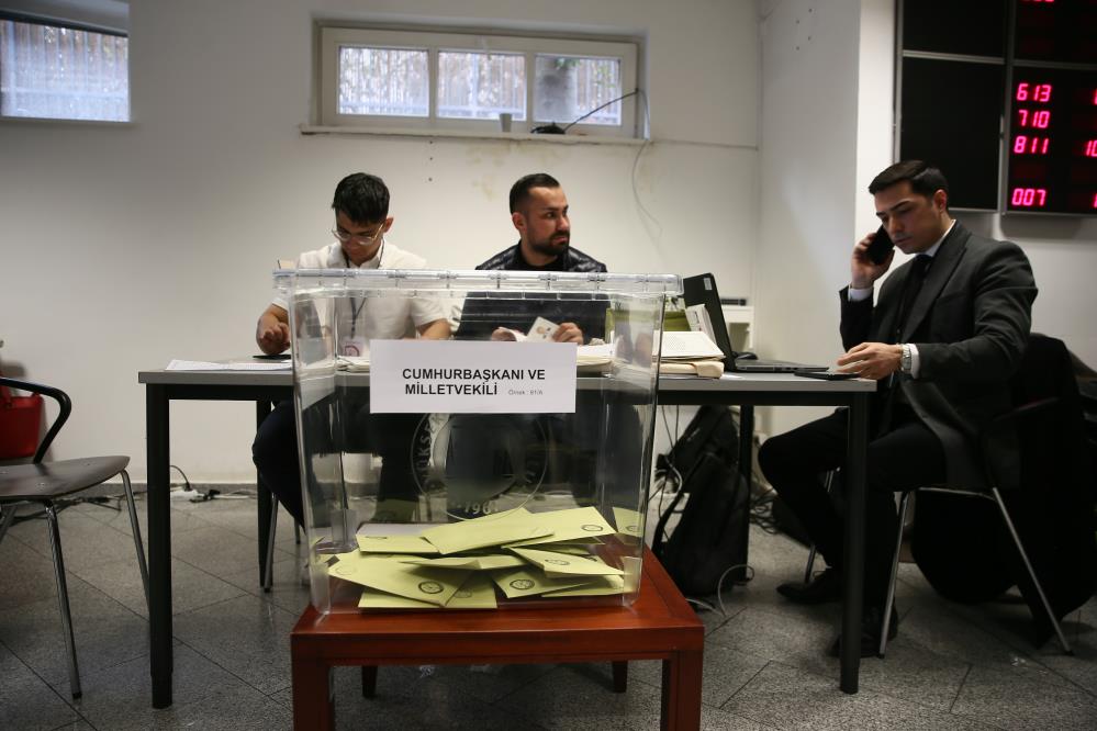 Avusturya'daki Türkler oylarını kullanıyor