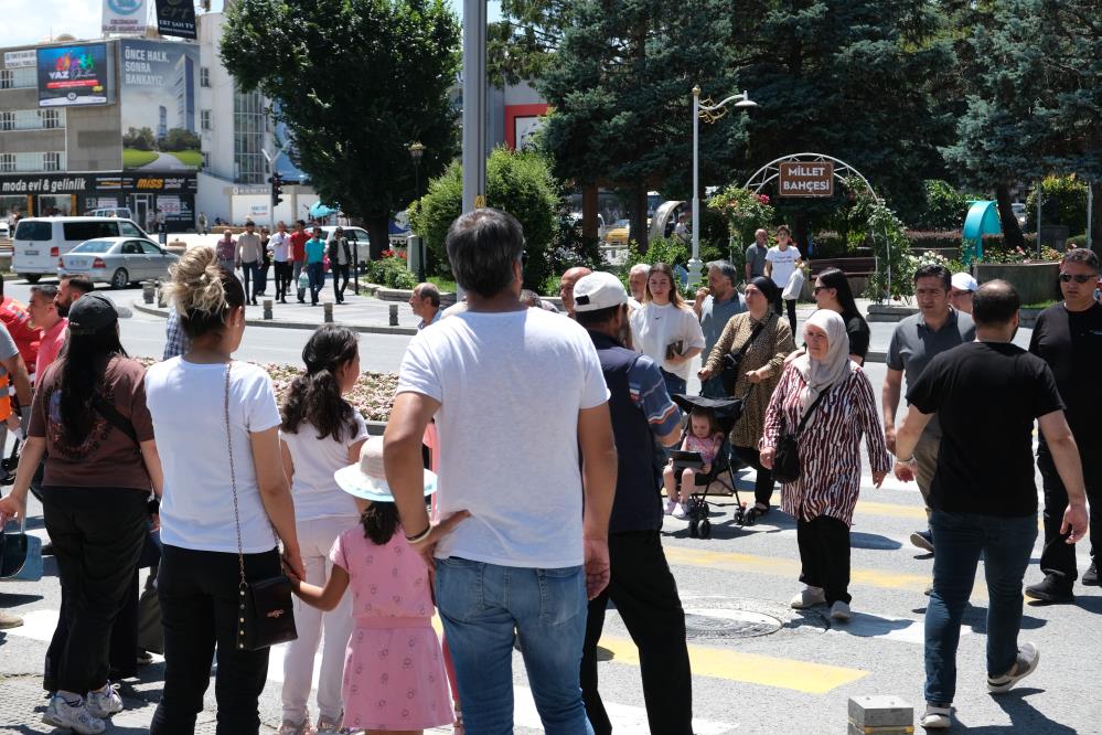 Bayram yoğunluğu gurbetçi akınıyla iki katına çıktı