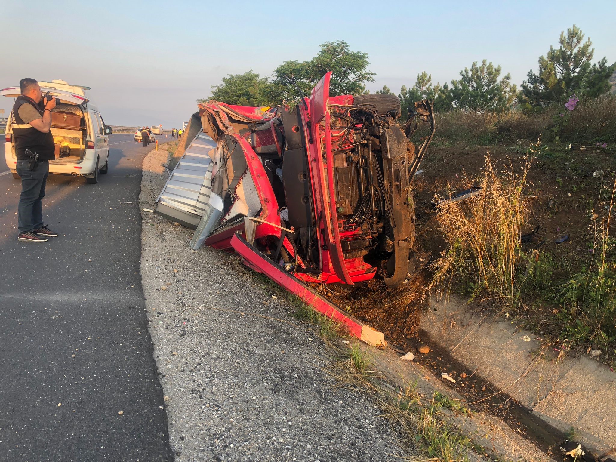 Denizli’de feci tır kazası: 2 ölü, 6’sı ağır 20 yaralı