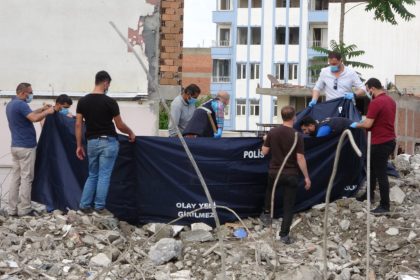 Depremin 120. gününde kadın cesedi bulundu