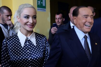 Berlusconi’den 33 yaşındaki sevgilisine 100 milyon euro miras