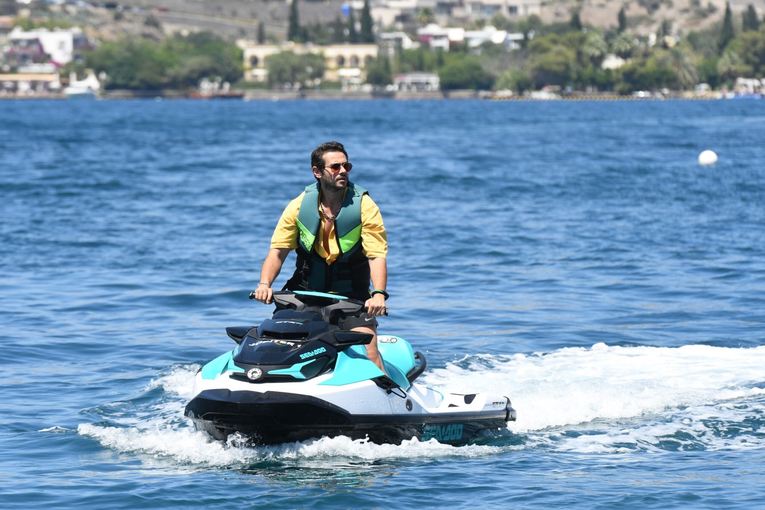 Cem Belevi'den jet-ski şov