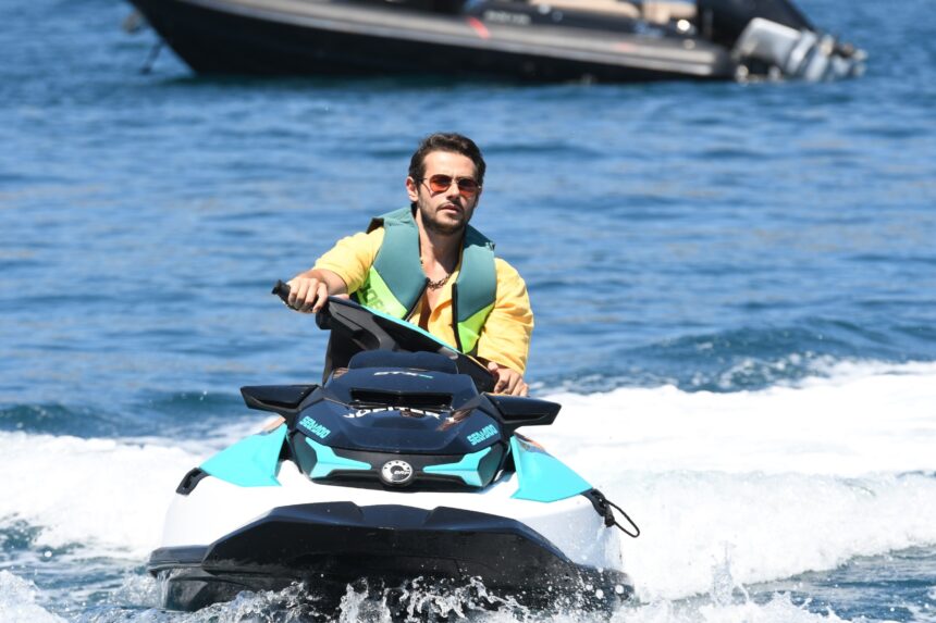 Cem Belevi'den jet-ski şov