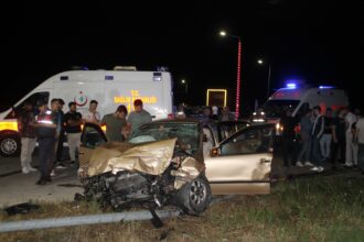 Edirne’de Bulgar ve Türk ailenin olduğu otomobiller çarpıştı