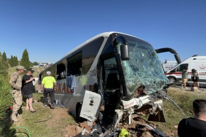 Eskişehir’de otobüs kazası 35 yaralı