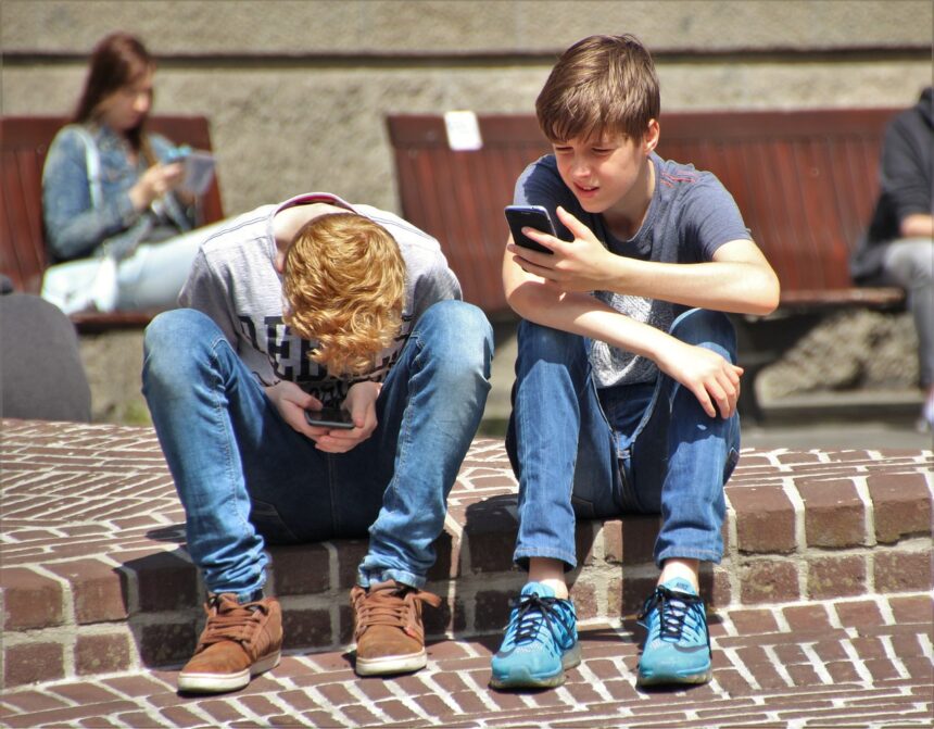 Hollanda'da sınıflarda cep telefonu kullanımı yasaklanıyor