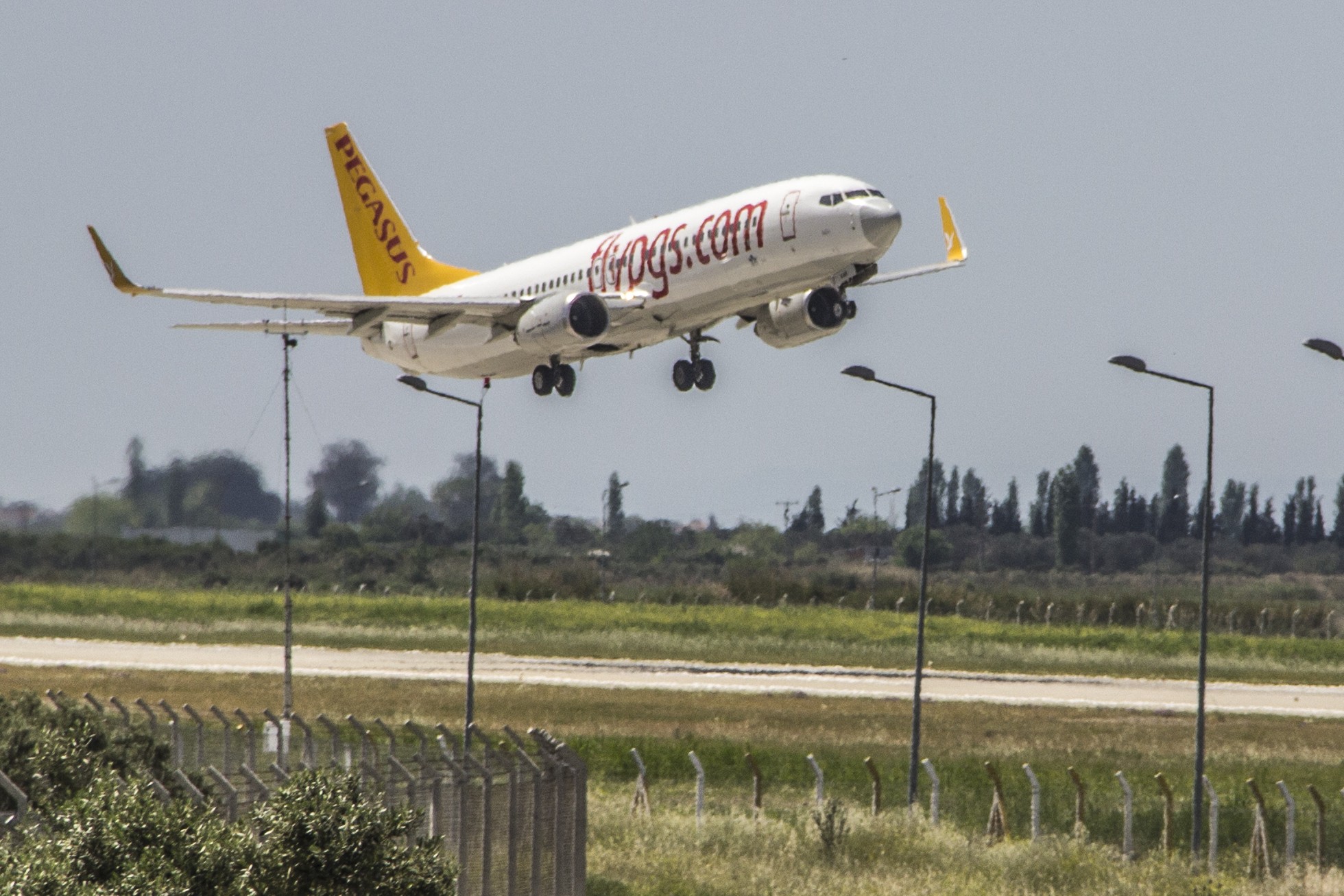 Pegasus bir ülkeye daha uçuşlara başladı