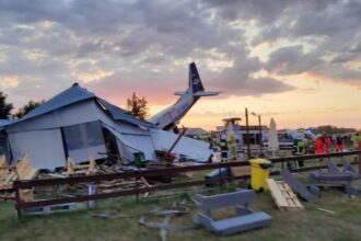 Polonya'da küçük uçak düştü 5 ölü, 10 yaralı