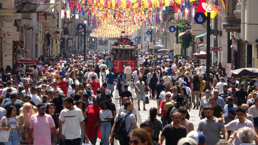 Türkiye'den yurt dışına göç yüzde 62,3 arttı