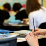 Fransa’da devlet okullarında “çarşaf” yasağı