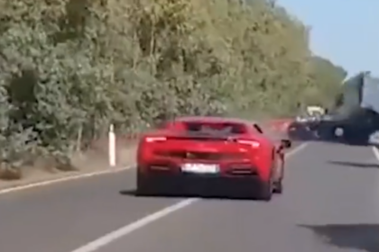 Ferrari, Lamborghini, Karavan, İtalya, Kaza